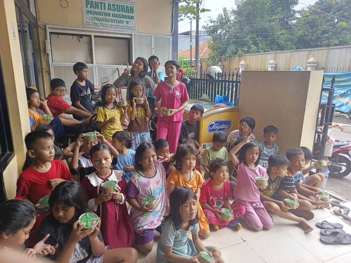 Temen-temen minta tolong bantu RT ya, aku lg BU untuk kebutuhan keluarga🥺🙏

Aku open catering berbagai makanan dan takjil, bisa juga titip berbagi jumat berkah / berbagi takjil (akan dibagikan ke panti, ojol, tunawisma, dll). Ada rice bowl, gorengan, mie/bihun, kolek, dll.