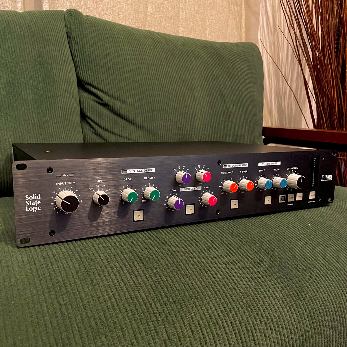 to_mix6831's tweet photo. My new gear⚙️
これからマスタリングチェーンに必ず通します🔥🔥🔥🔥
#SSLFUSION https://t.co/MLfO5s0ZRu