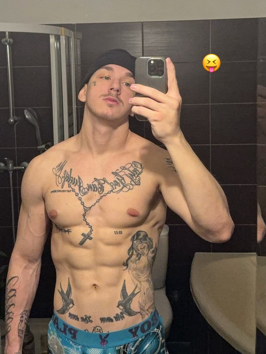 TattedboySecret tweet media