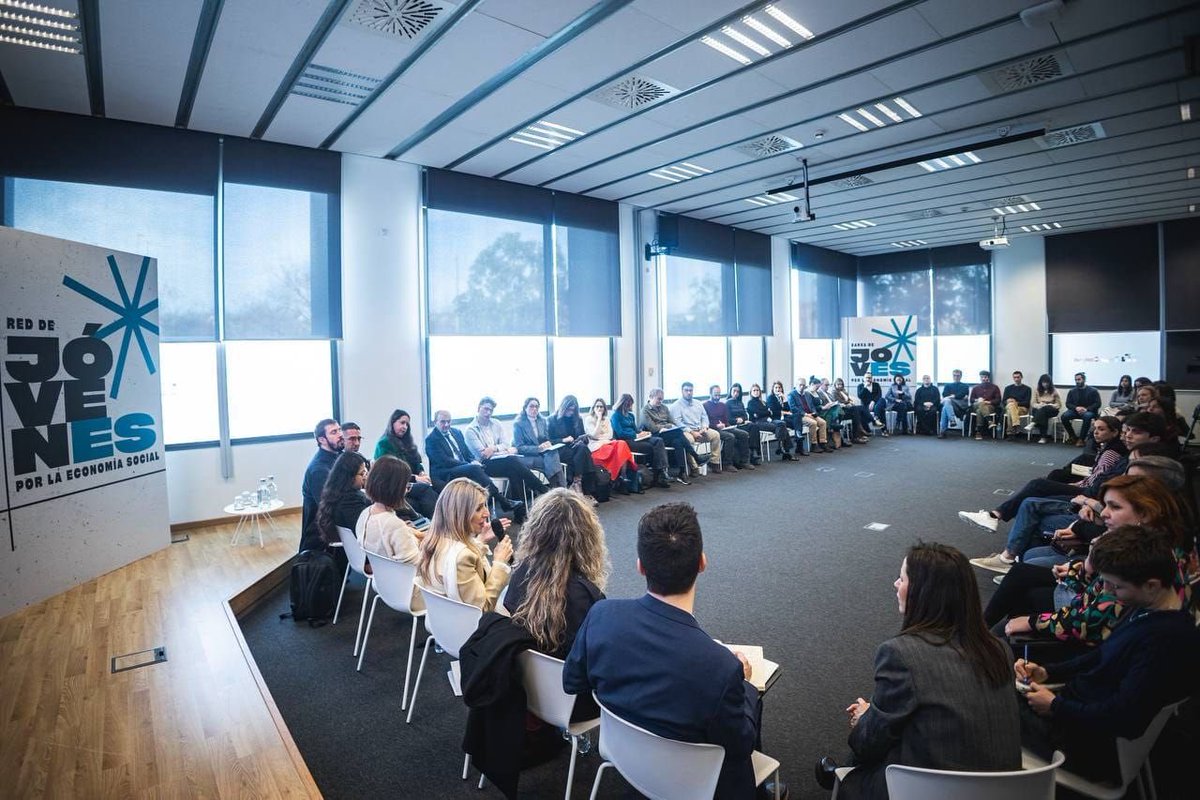 TandemSocial's tweet photo. També vam participar en la presentació de la Xarxa de la Joventut per l’Economia Social.

Aquesta iniciativa té com a objectiu impulsar el paper protagonista de la joventut dins l’economia social.

Continuem promovent un moviment cooperatiu social jove, transformador i amb futur. https://t.co/BIaP3E79aD