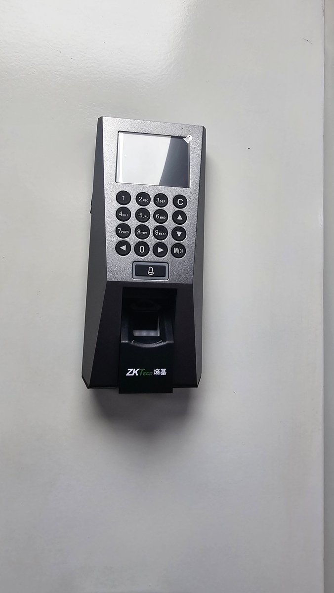AtlasLtd26's tweet photo. ZKTECO BIOMETRIC TERMINALS 
USED FOR BOTH ACCESS CONTROL AND TIME AND ATTENDANCE  
Orders And Inquiries +256751800875,+256414692911 https://t.co/nszWyV61vk