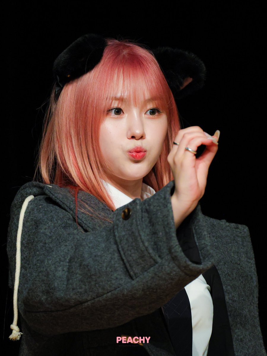 ᴘᴇᴀᴄʜʏ tweet media