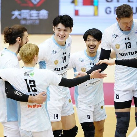 ＼ファンクラブキャンペーン／

観戦ペアチケットも当たる！ サントリー、ファンクラブ入会キャンペーン開催

volleyballking.jp/aeticle/72215/