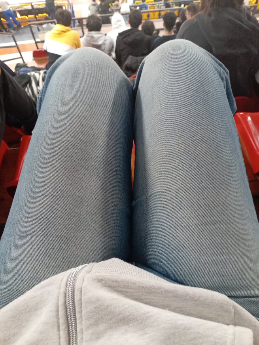 I hadn't had such a noticeable gap in my legs for months it could be noticeable but GUESS WHO IS BACK