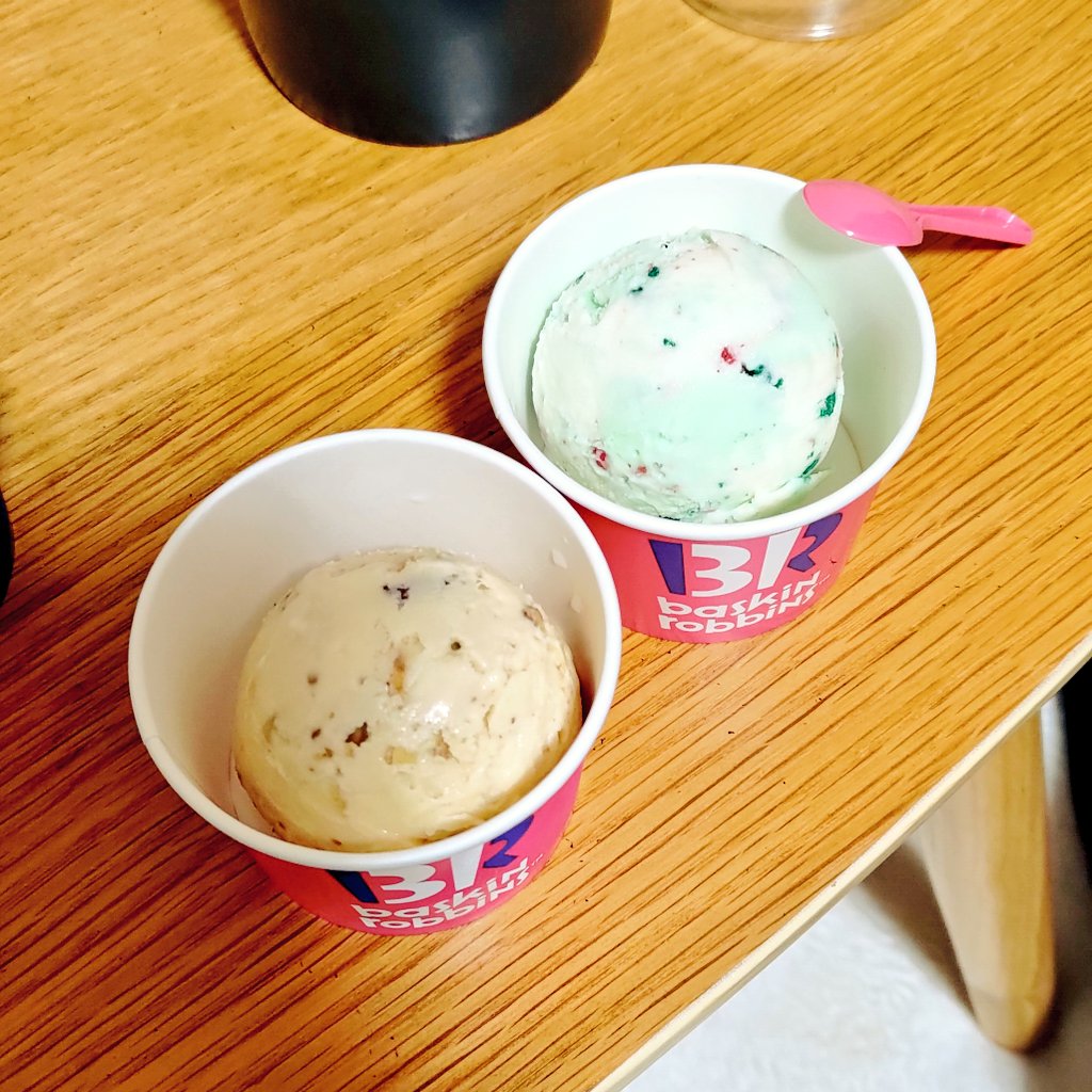 yotsuba_49's tweet photo. 機材を拝借しにつ氏宅にお邪魔してきました。n年ぶりに色々なお話ができて楽しかったですネ。
そしてこの度は誠におめでとうございました† https://t.co/LISphPRTNX