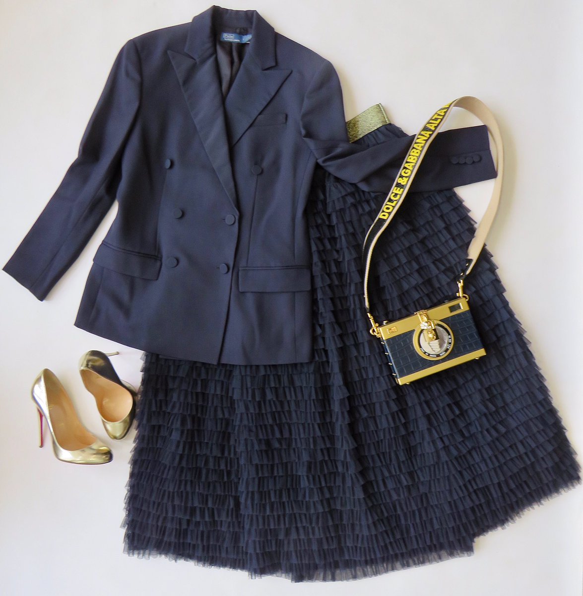 Mixing formal with fun with a beautiful blazer and a frill skirt  💙✨ #PoloRalphLauren wool jacket, £250, Small ✨#Boden navy grill skirt, £40, UK 10 ✨ #ChristianLouboutin gold heels, £250, EUR 38 ✨&amp; #Dolce&amp;Gabbana navy croc camera bag *Limited Edition*, £850 ✨#ootd