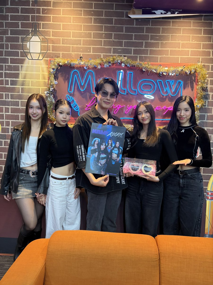 จบลงแล้ว Press Tour NAMP ครั้งแรกของพวกเรา!!😈🔥
ขอบคุณพี่ ๆ ทุกคนที่เอ็นดูพวกหนูนะคะ หวังว่าจะทำให้ทุกคนแฮปปี้นะคะ 💜🤟🏻

สุดท้ายนี้ #NAMP_th ขอฝากเพลง #NAMP_KAKA ไว้ในอ้อมใจด้วยนะคะ🥺🫶🏻
All Music Streaming Platforms 

#NotAMinorPlayer
#XOXOentertainment