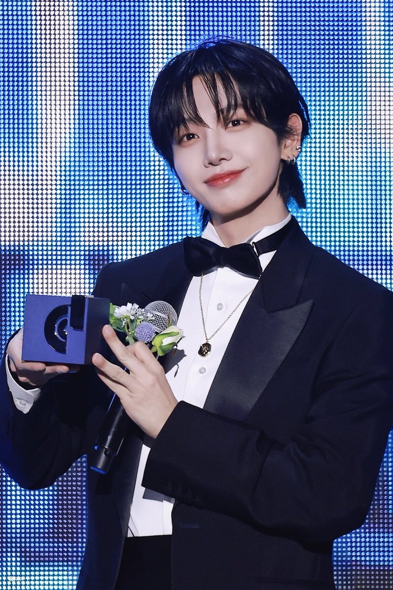 myomyo_1204's tweet photo. 이렇게생겨놓고 수염이난다고 https://t.co/5jpqL5ycso