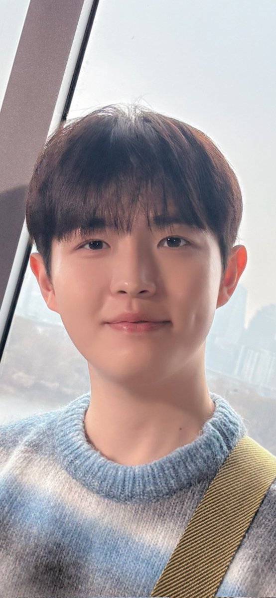 김재환씨 군대 갖다오신거 맞나요?
어케 더 어려지셨지