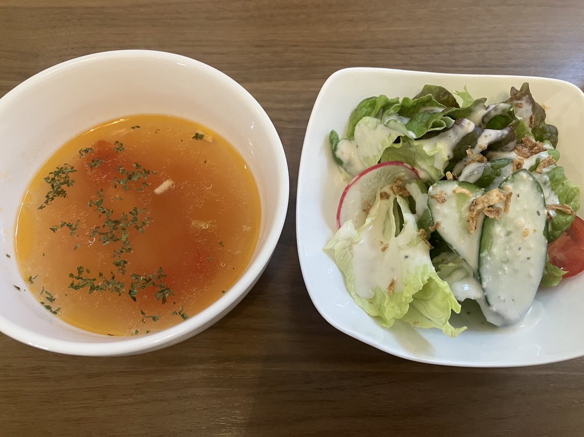 nanakitan's tweet photo. 近くの評価4.7の気になるお店行って来た
今まで食べたローストビーフ丼の中で一番美味しい！！😋
他の料理も美味しそうでリピ決定✨ https://t.co/MeJLathYTG