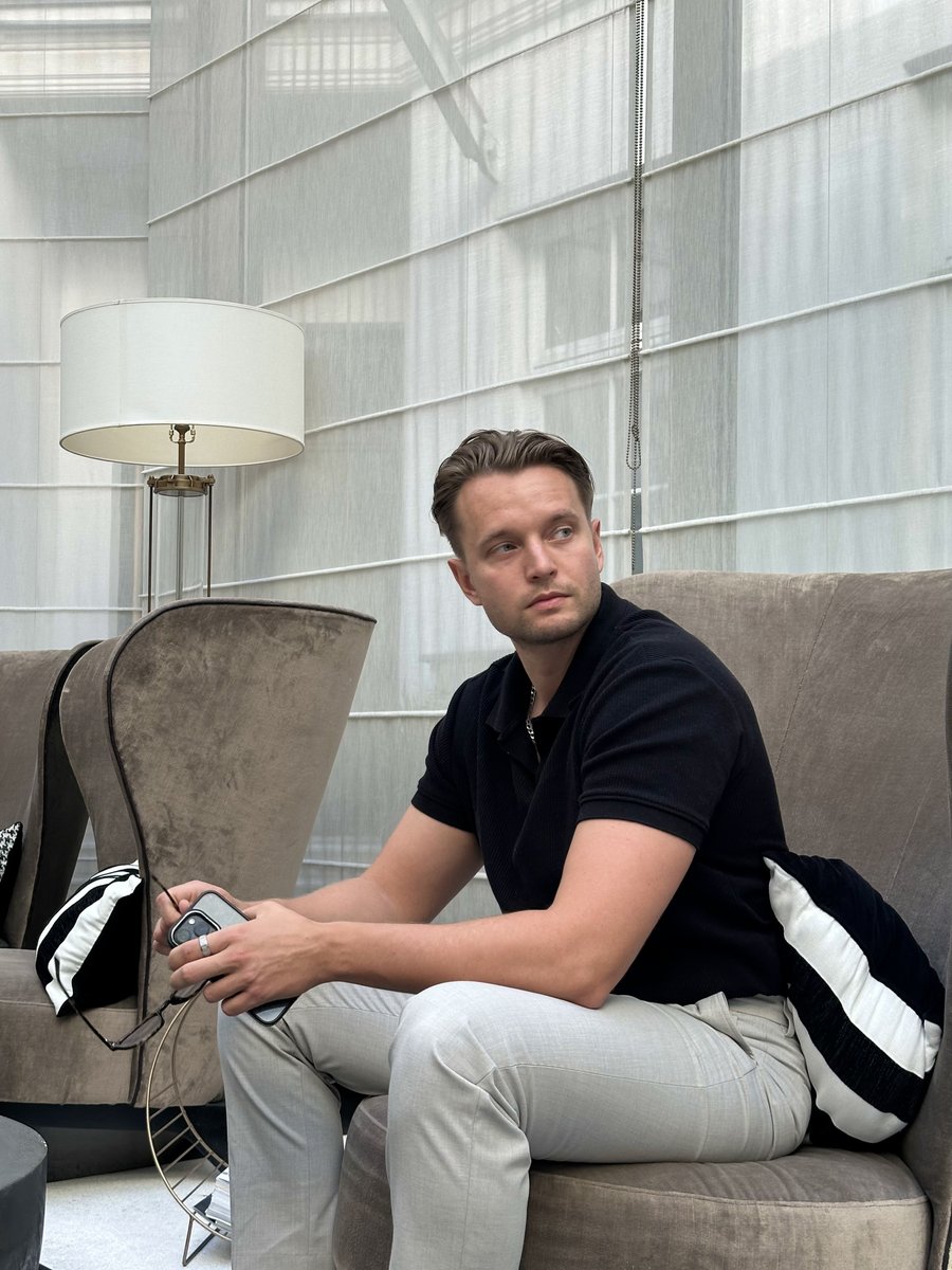 Albert Zuszman tweet media