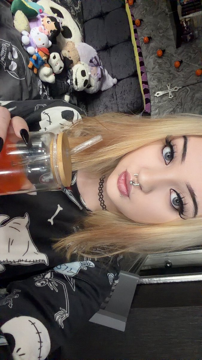 CyberPrinccess's tweet image. this is who all your hard earned cash goes to