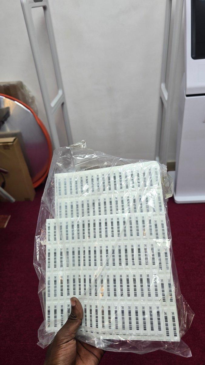 AtlasLtd26's tweet photo. Anti-Theft System 
Ideal For Retail outlets 
Each Tag Is placed on an item and if not deactivated the device will make an alarm on exit
For Orders And Inquiries +256414692911, +256751800875 https://t.co/N4IYASnPhH