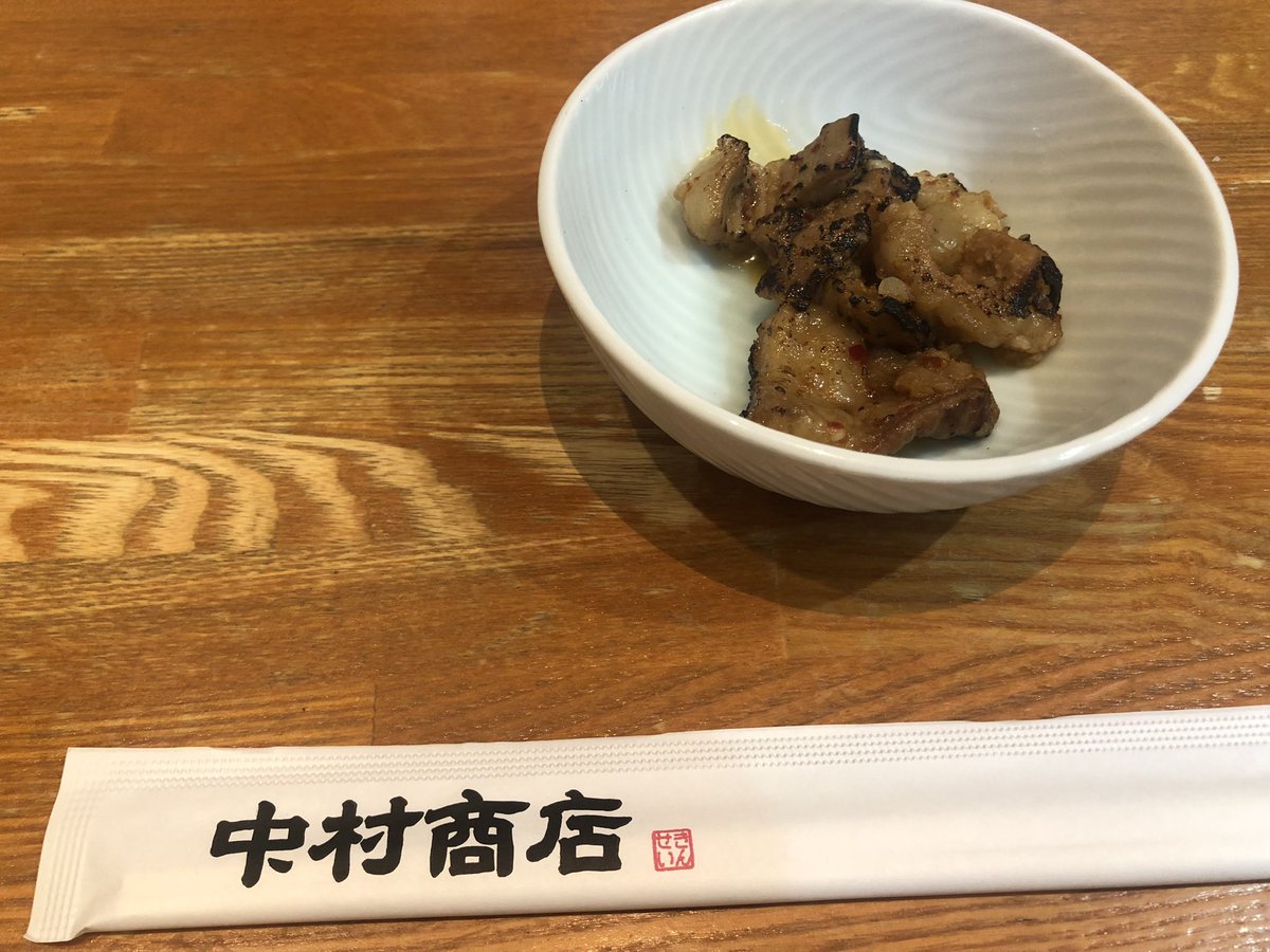 濃厚鶏白湯食べた。もちホルモンも。写真は美味しいやつ。