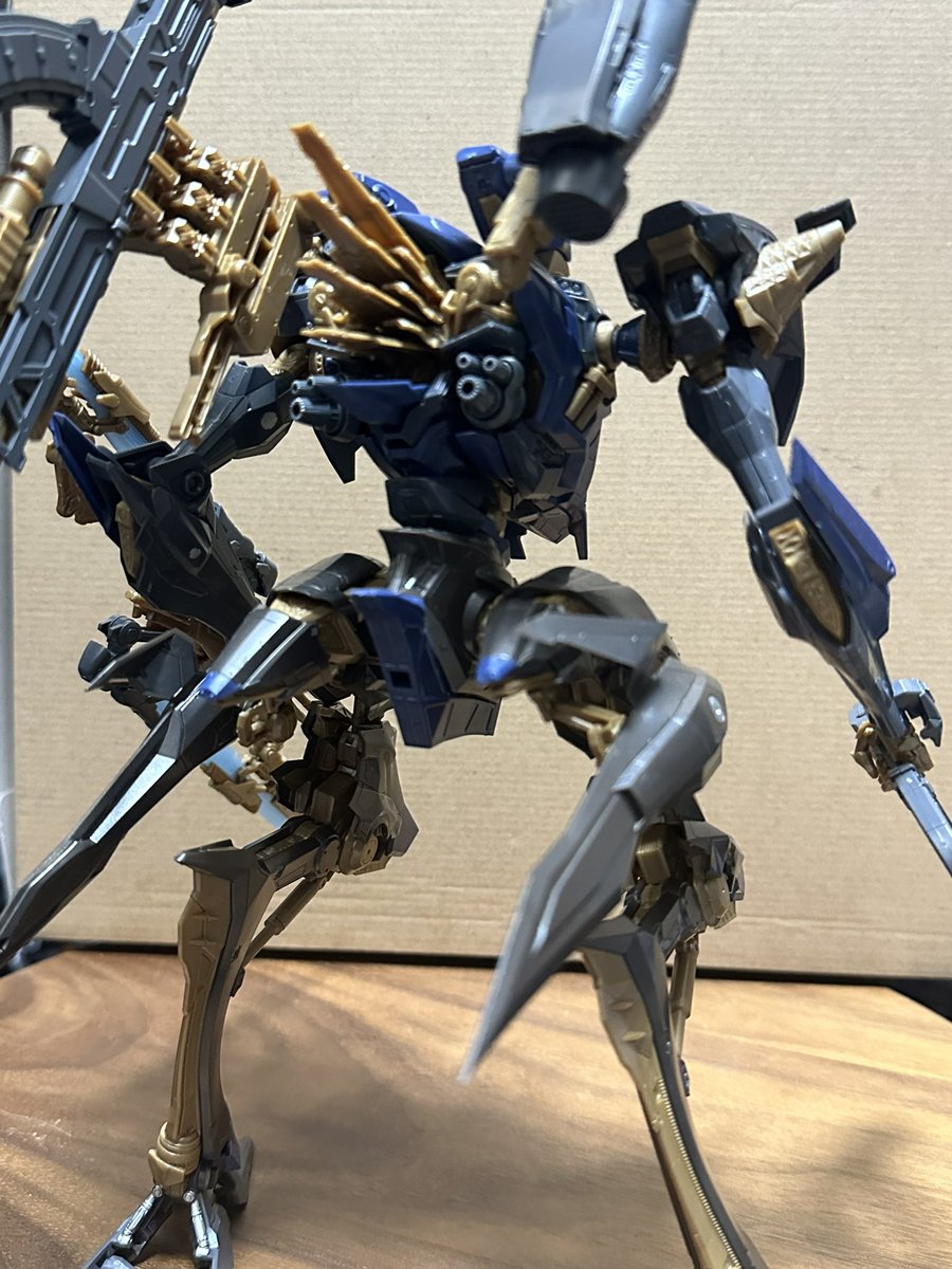 PARA_89314_'s tweet photo. アーマードコアよりスティールヘイズ���成

通常よりも大きめで存在感があります

👇🏻適当にポーズ

 #プラモデル 
 #アーマードコア
 #スティールヘイズ https://t.co/rd4A8zYp8x