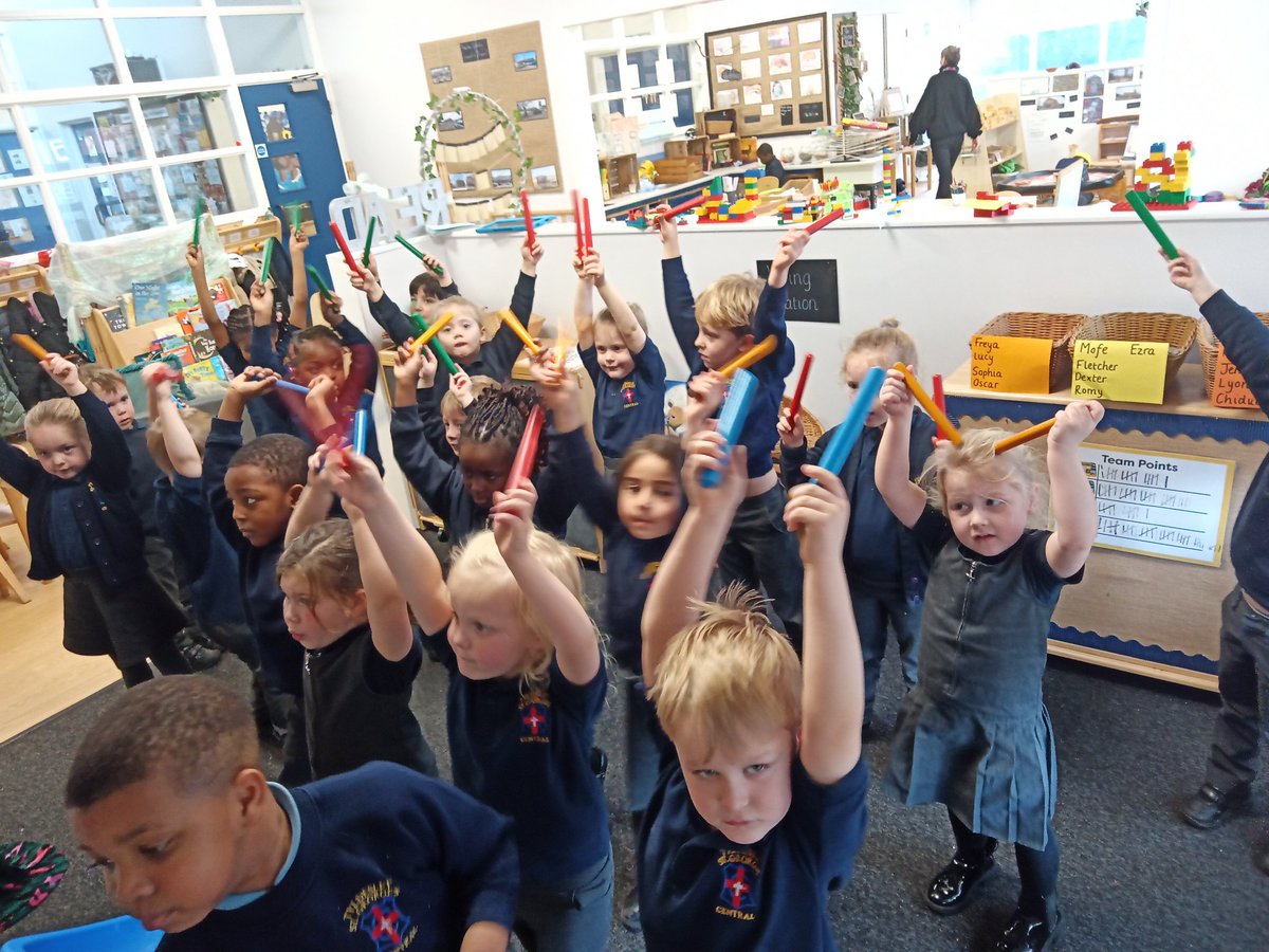 Miss Taylor tweet media