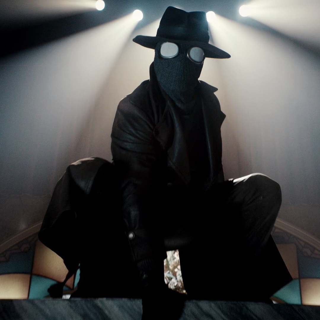 Nicolas Cage is a “spider trying to cosplay as a human” in ‘SPIDER-NOIR’

Producer Phil Lord says “He's code-switching. Inside his body, he feels like an animal”

(via: Esquire)