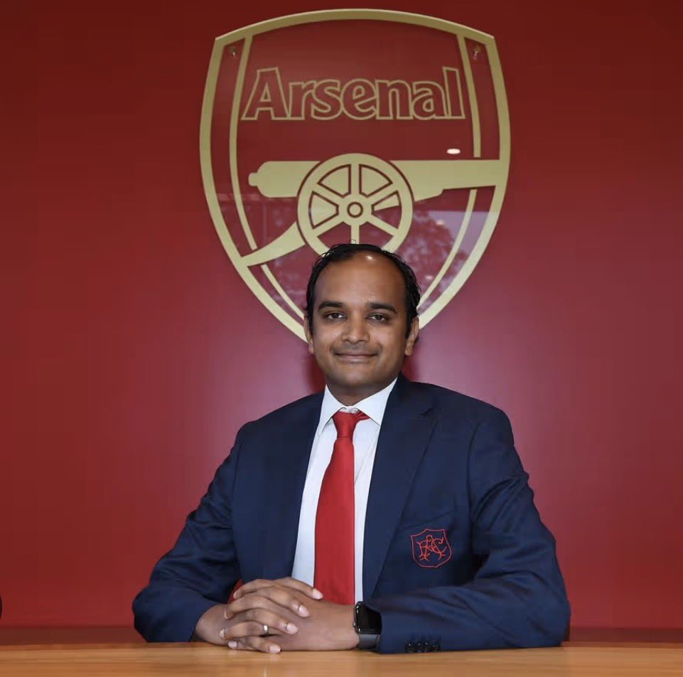 Salibasexual02's tweet photo. The man tasked with finding their next manager
#Snigger https://t.co/lVMRmemCnd