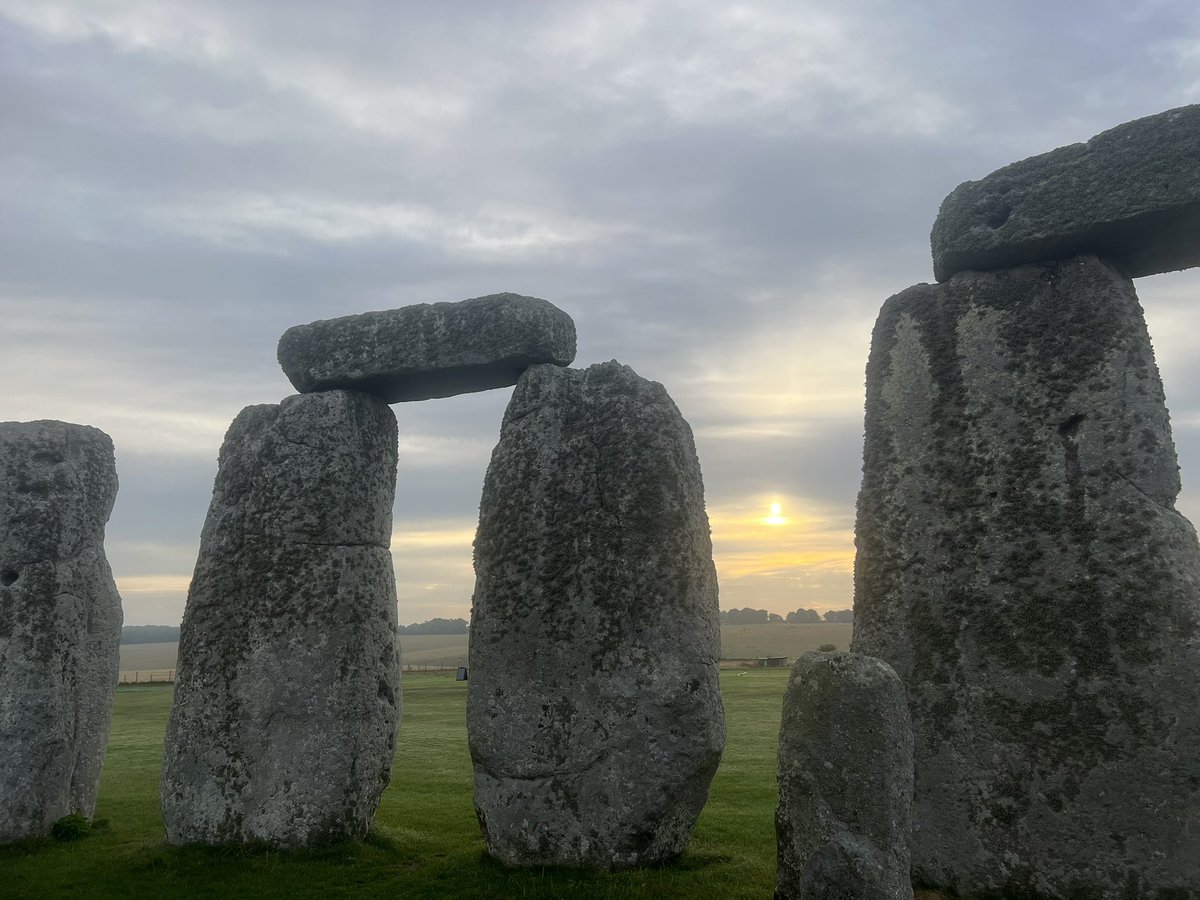 Sunrise at Stonehenge today (11th February) was at 7.27am, sunset is at 5.15pm  🌥