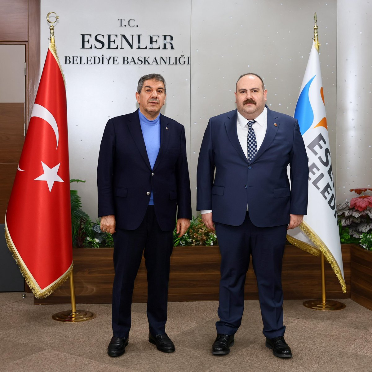 Kardeş Belediyemiz, İstanbul Esenler Belediye Başkanımız, Ağabeyimiz Sayın Mehmet Tevfik GÖKSU’ya nezaket ziyaretinde bulunarak, çalışmalarımız hakkında bilgi verip tecrübelerinden istifade ettik. 

Değerli büyüğümüz Esenler Belediye Başkanımız Sayın <a href="/tevfikgoksu/">Mehmet Tevfik Göksu</a>’ya ilçemize