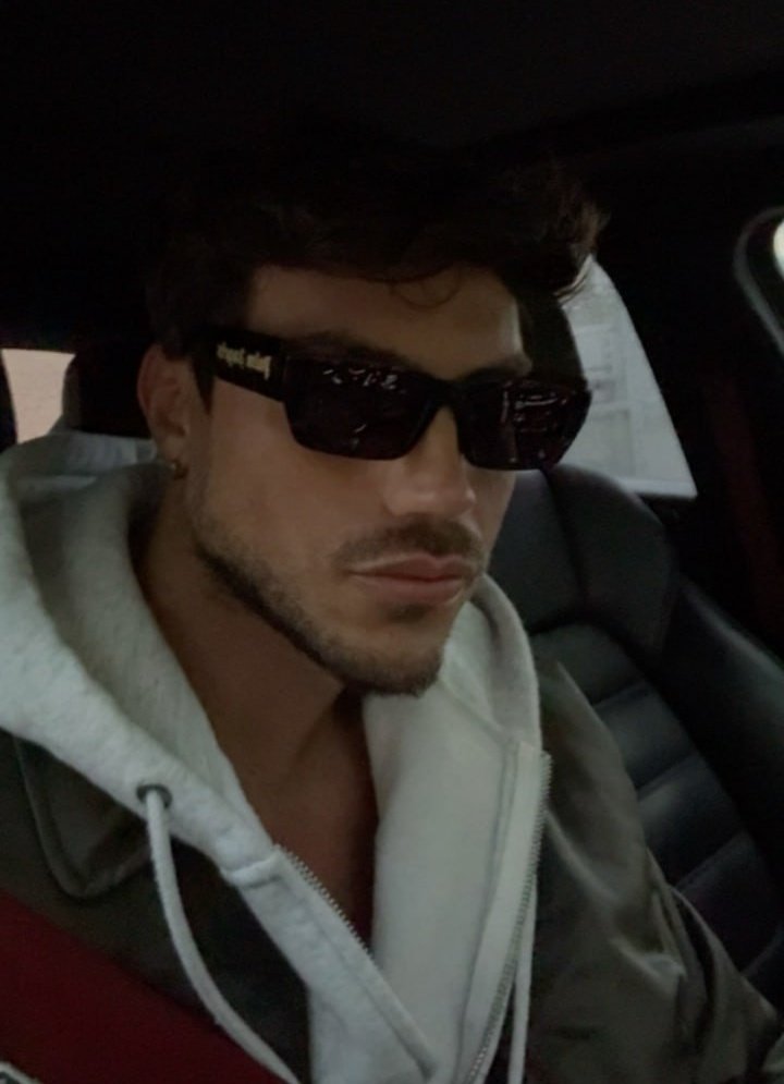 buongiorno cuoricino meraviglioso,bellissimo,dolcissimo,ti auguro una buona giornata tvb ❤️✨🫶🏽
#ddm