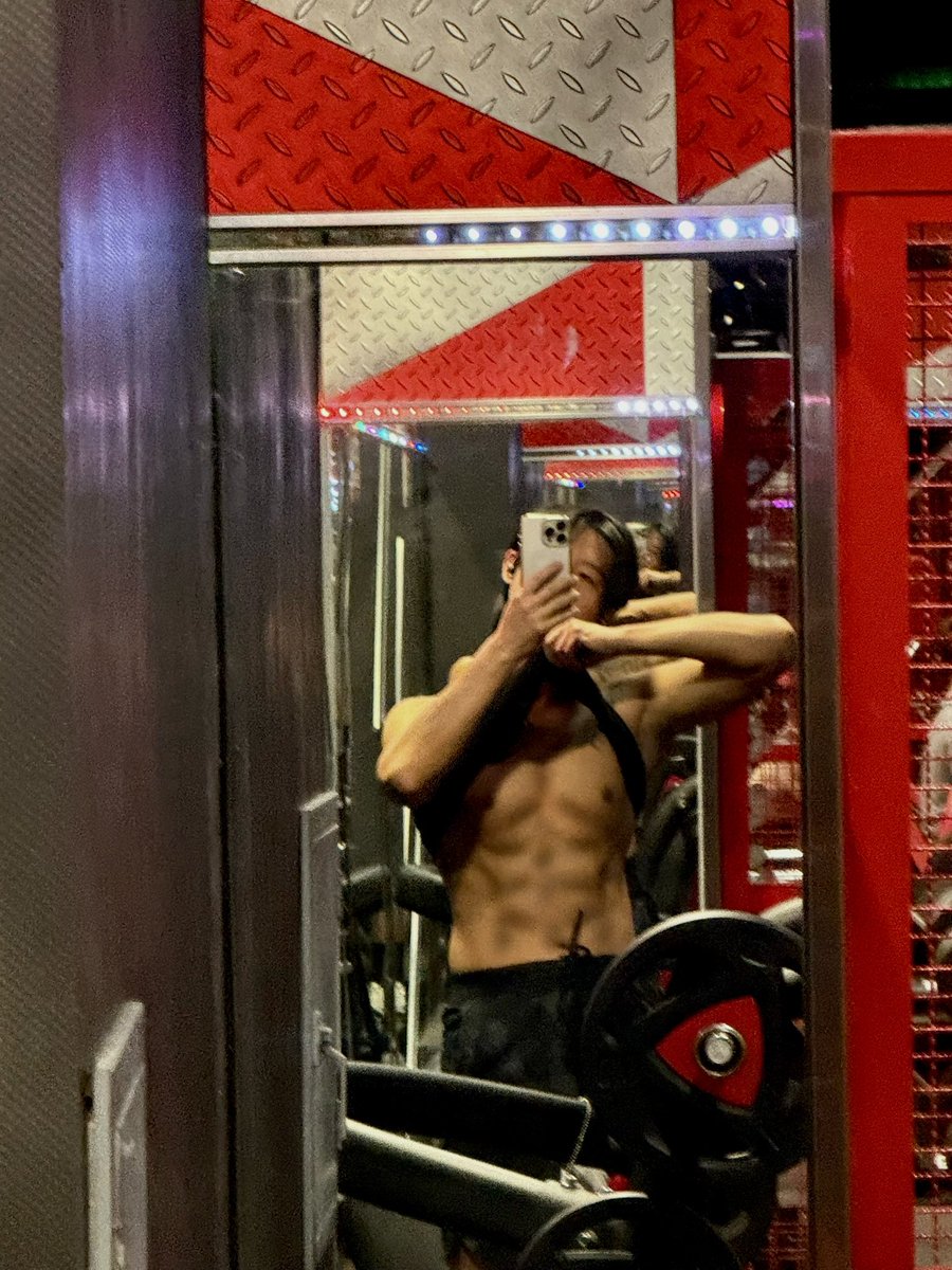 404NOTFOUND tweet media