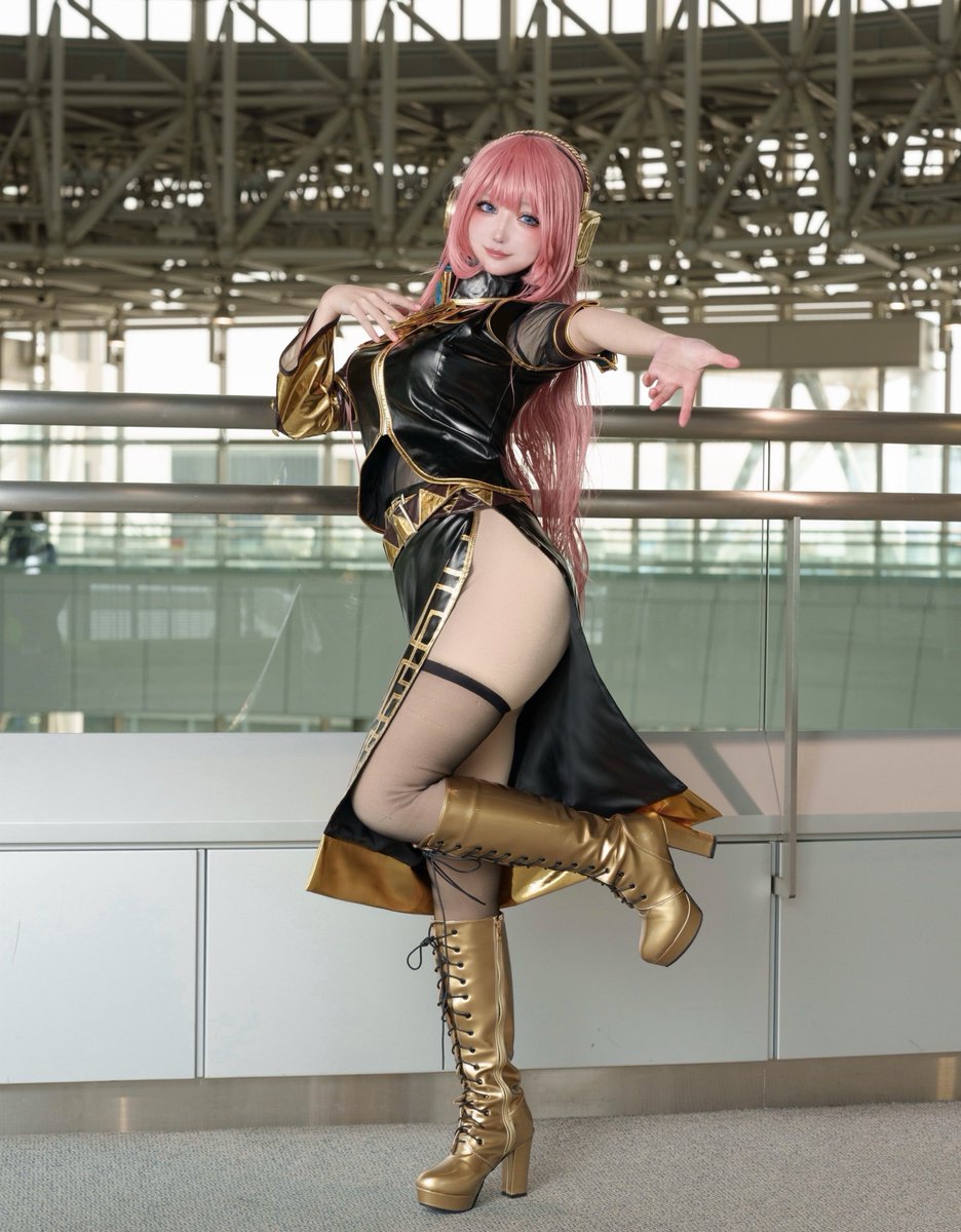 コスプレ Cosplay
ボカロ VOCALOID 巡音ルカ

♡⟡.·*.