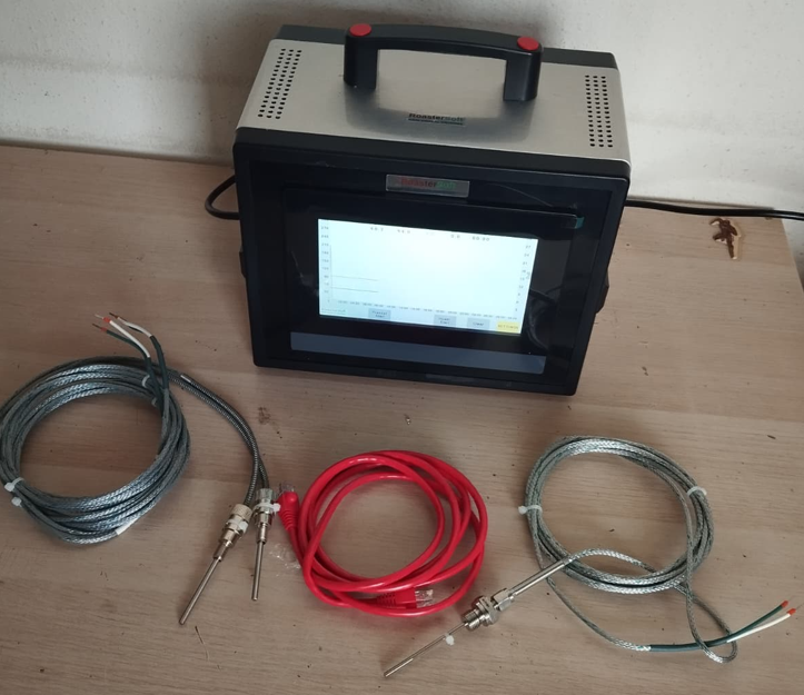 RoasterSoft's tweet photo. Roast Monitor is coming to manual roasting.

A new way to see your roast.

Designed for manual, button-controlled and non-display machines,
Roast Monitor brings real-time:

• Bean Temperature
• Exhaust Temperature
• Rate of Rise (RoR)

#RoastMonitor #ManualRoasting #CoffeeTech https://t.co/QyEZbu415M