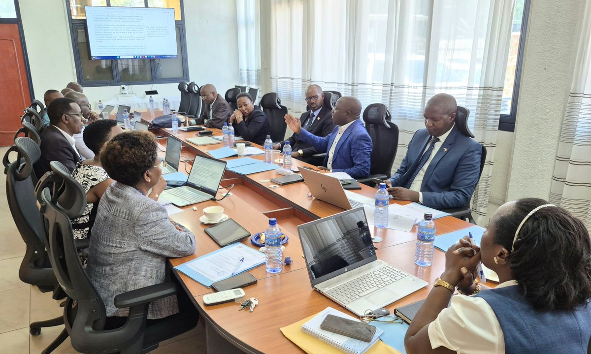 Le Comité de Pilotage a appris que les infrastructures provisoires à Mparambo ont été achevées.