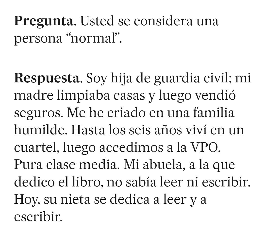 Dice <a href="/EstefMolina_/">Estefania Molina</a> que su familia era "pura clase media".
¿Os extraña que <a href="/vox_es/">VOX 🇪🇸</a> vaya como un cohete?
Cuando la clase obrera se cree "pura clase media" <a href="/Santi_ABASCAL/">Santiago Abascal 🇪🇸</a> puede ganar.
En relación con la estratificación social, os recomiendo leer o escuchar a <a href="/ArantxaTirado/">Arantxa Tirado</a>.