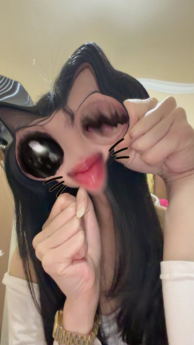 Terimakasih IDN dan Showroom nya (maaf ga cis) 😞🥺🥳🥳🤩☺️
#Auwmazing