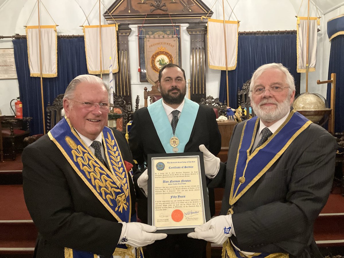 middletonm6337's tweet photo. Double celebration last night, a new initiate and a 50 year certificate. Congrats to WBro Alan on your 50 years and to Bro Nik on joining our wonderful fraternity. #Freemasons https://t.co/N7tyvsFTXZ