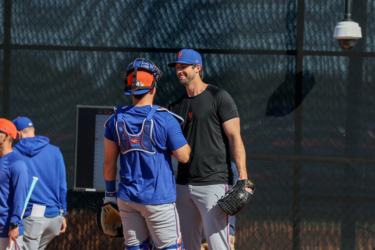 MetsScope's tweet image. Pitchers &amp;amp; Catchers report today🤩🤩
