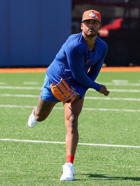 MetsScope's tweet image. Pitchers &amp;amp; Catchers report today🤩🤩