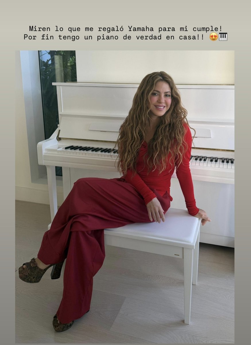 Yamaha le regaló un piano a Shakira por su cumpleaños #shakira