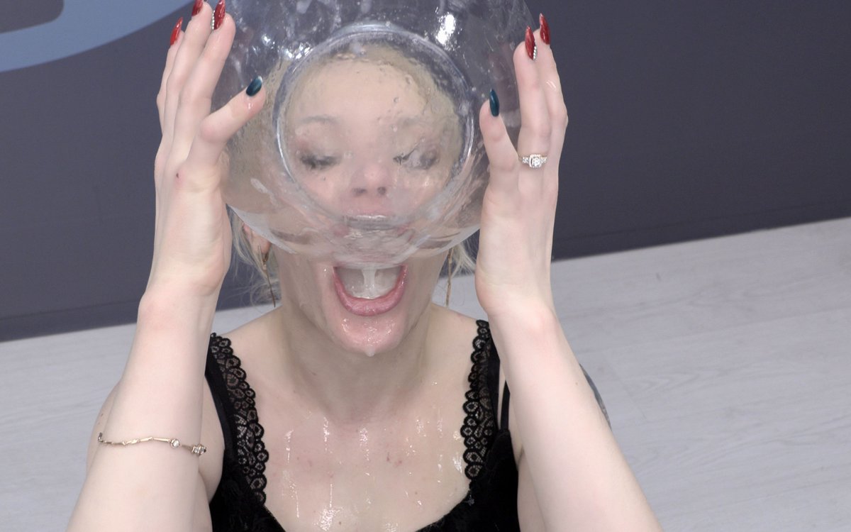 PremiumBukkake's tweet photo. 💥 This time Lola Taylor @LOLA_TAYLOR23 starts the #bukkake with Roxy Lips @LipsRoxy but stays on her own against a crowd of guys who are set to spurt their #cum jets into her...👍 
#cum...🔞 
#bukkake💥
#premiumbukkake 
#cumshot  
➡️Download now-> https://t.co/OyBwxEMLpX 😇 https://t.co/Em0vkYkInN
