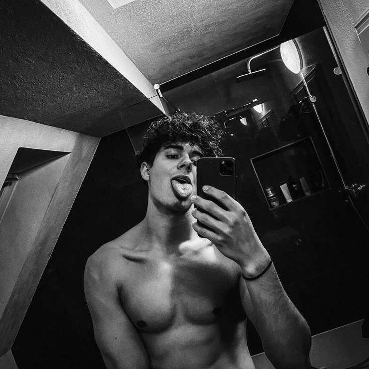 mts_rostxx's tweet photo. ⤷  ® ¬Mateus Rosel¬ ¢

Ya no somos los de antes somos los de ahora en delante.

22 años
Abogado y modelo
Portuges / Argentino

────£────

Rol mediano/Largo. 

𝙇𝙞𝙠𝙚 &amp; 𝙍𝙩 = 𝘿𝙢 https://t.co/AmRsNzqlIO