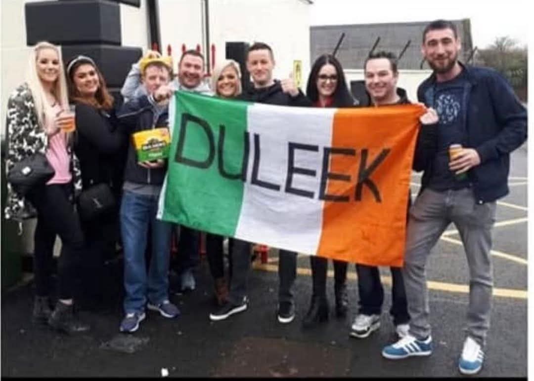 BHeaveyDuleek's tweet photo. @liamgallagher 
Love from the Duleek posse... https://t.co/R2Cp4hZl3B