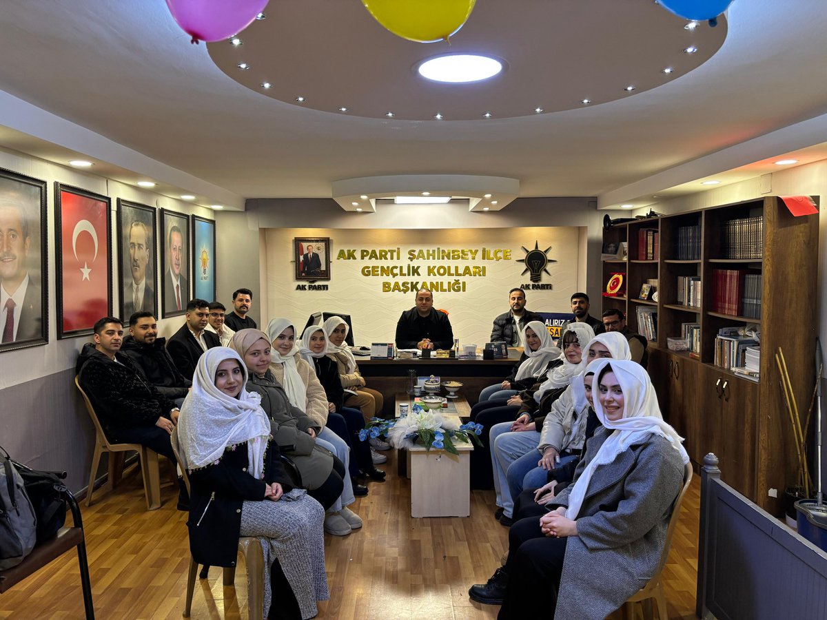 Üç dönemdir milletimizin güvenini taşıyan Mihalgazi Belediye Başkanımız Sayın Zeynep Güneş’e (<a href="/zynpgns26/">Zeynep GÜNEŞ AKGÜN</a> ) yönelik çirkin saldırıyı kınıyoruz.

Bu hadise yalnızca bir kişiye değil, kadın emeğine ve millet iradesine yapılmıştır.

Biz de Şahinbey Gençlik Kolları olarak her zaman