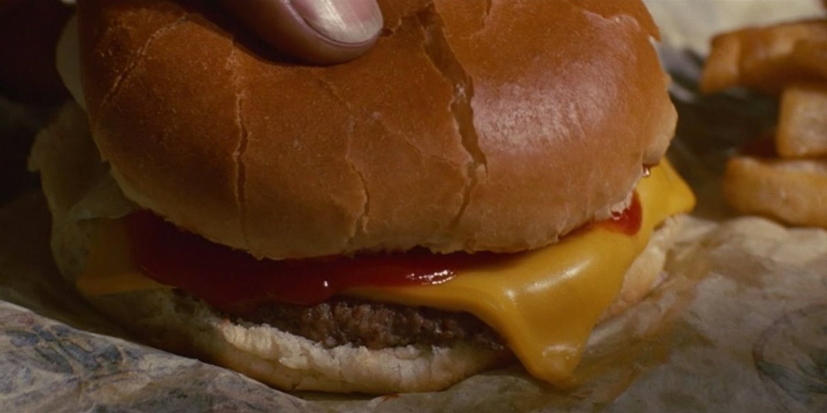 QTarantino_news's tweet image. Can a "simple" hamburger go viral?