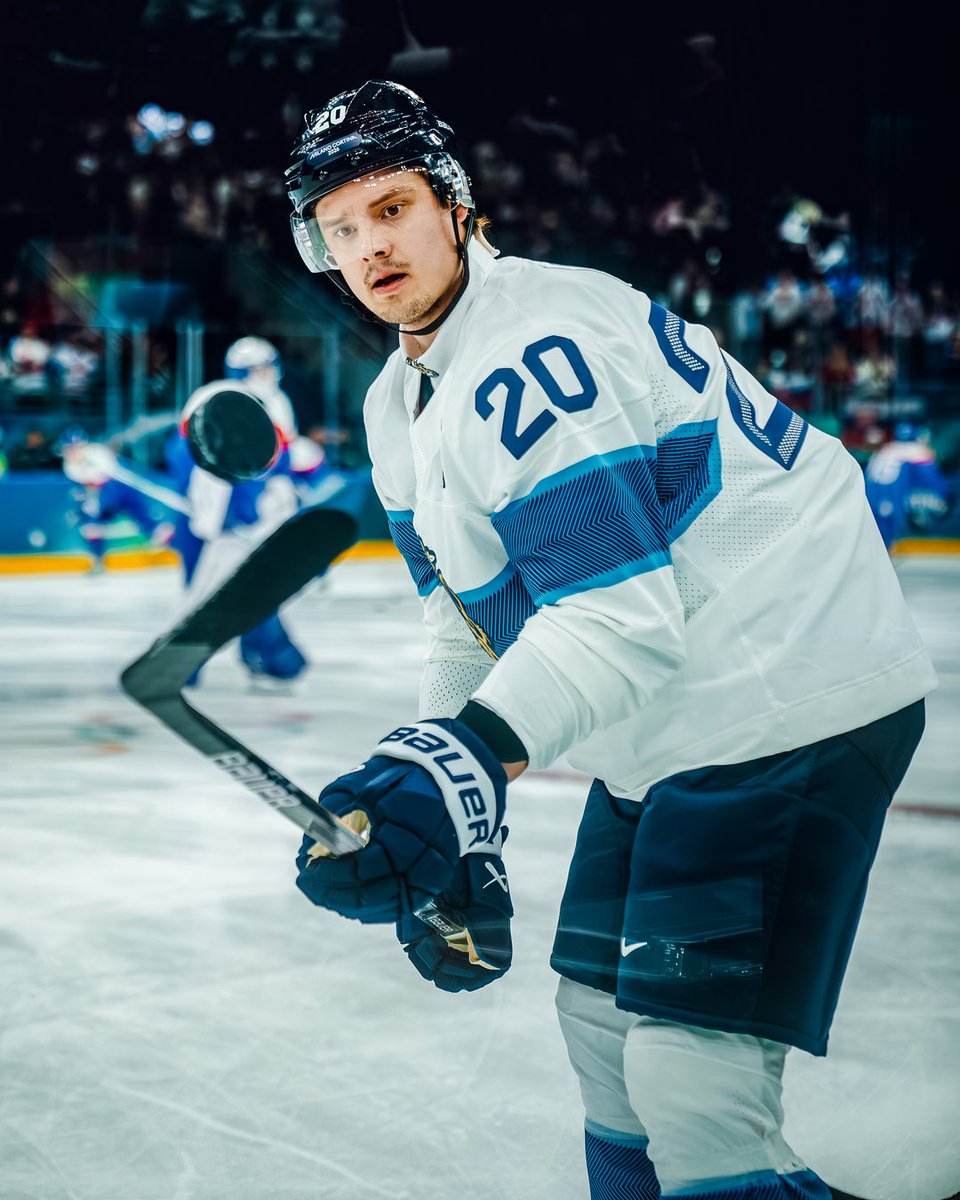 y - Carolina Hurricanes tweet media