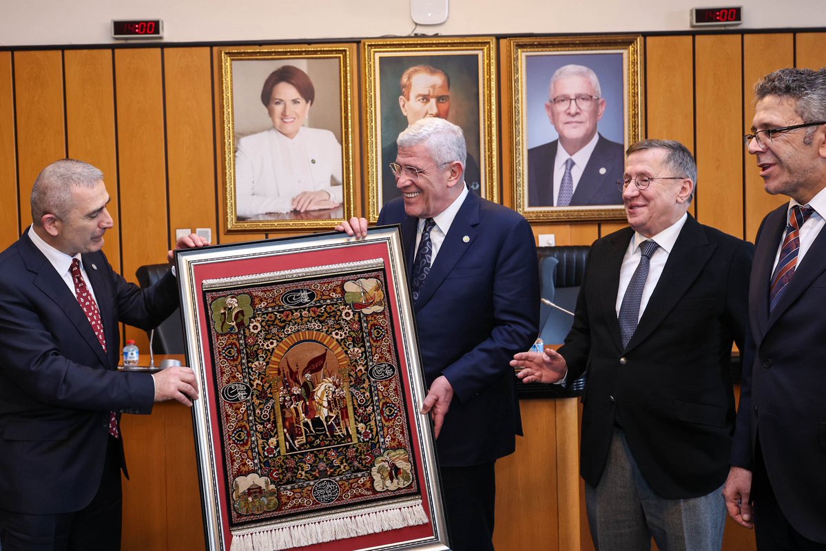 Genel Başkanımız Sayın Müsavat Dervişoğlu <a href="/MDervisogluTR/">Müsavat Dervişoğlu</a>, 

TBMM'de Şehit Gazi Birlik Sendikası, Manisa Sanayici ve İş Adamları Derneği ile bir araya geldi.

Antalya, Ankara, Denizli, İzmir, Kocaeli ve Konya teşkilatımızla buluştu.

Nazik ziyaretleri için teşekkür ediyoruz.