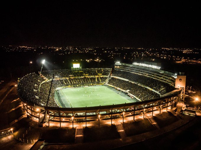 Comunicado de <a href="/OficialCAP/">PEÑAROL</a>

Ante declaraciones vertidas en medios de comunicación que califican de “situaciones ridículas” el ingreso de un padre con su hijo en andas a la cancha del Campeón del Siglo, el Club Atlético Peñarol desea aclarar a los medios -y a través de ellos a sus