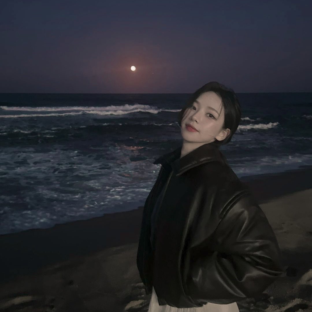 maremiuda's tweet image. ᅠᅠ
tenho vibe de primeiro amor, namorada possessiva, ficante premium ou esposa troféu?

ᅠᅠ