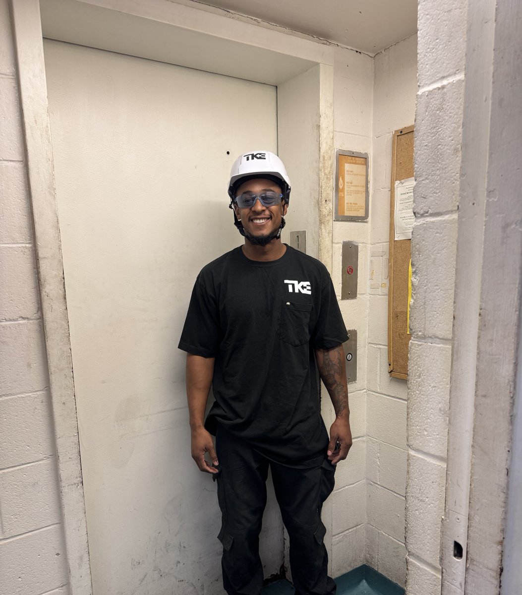 HelmetsHardhats's tweet photo. On this #WorksiteWednesday, sponsored by Milwaukee Tools, Marine Corps veteran Kevon White is building his future with IUEC Local 49βbringing focus, adaptability, and drive from service to the trades.
#HelmetsToHardhats #VeteransInTheTrades #MilwaukeeTools https://t.co/Zz1jqEWgpK