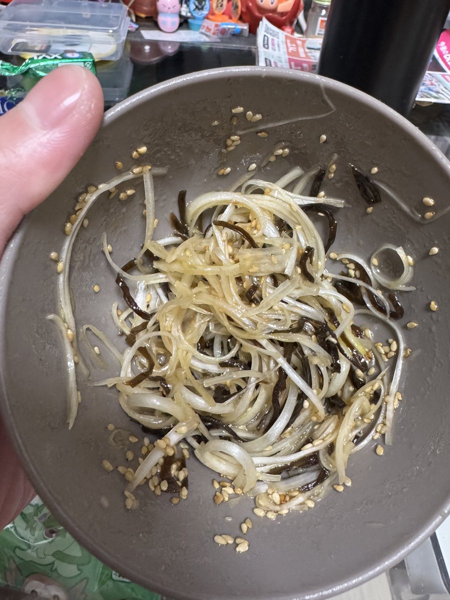 おつまみ白髪ネギ、塩昆布入れると旨さブーストされた
昨日のの圧倒的上位互換