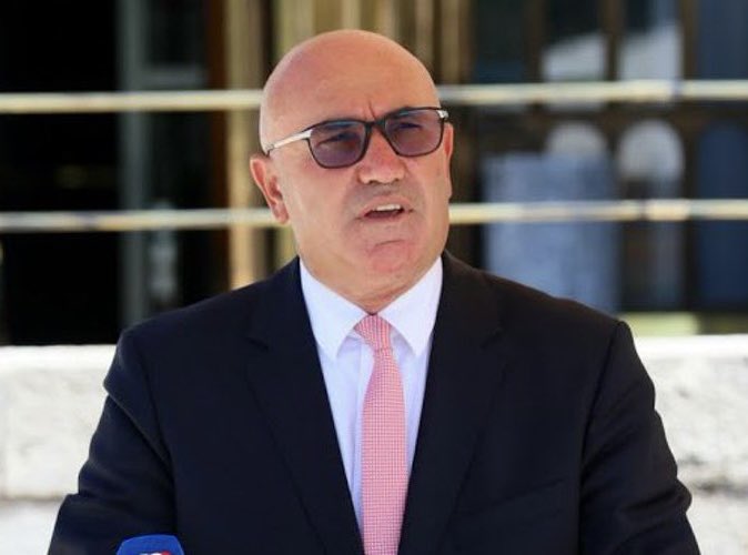 TBMM Genel Kurulu’nda Şanlıurfa Milletvekilimiz Mahmut Tanal’a yönelik yapılan saldırıyı şiddetle kınıyor.
Halkın iradesini savunan vekilimizin yanındayım.

Çekemiyorlar Hazmedemiyorlar

<a href="/mahmut/">Mahmut</a> <a href="/TBMMGenelKurulu/">TBMM Genel Kurulu</a>