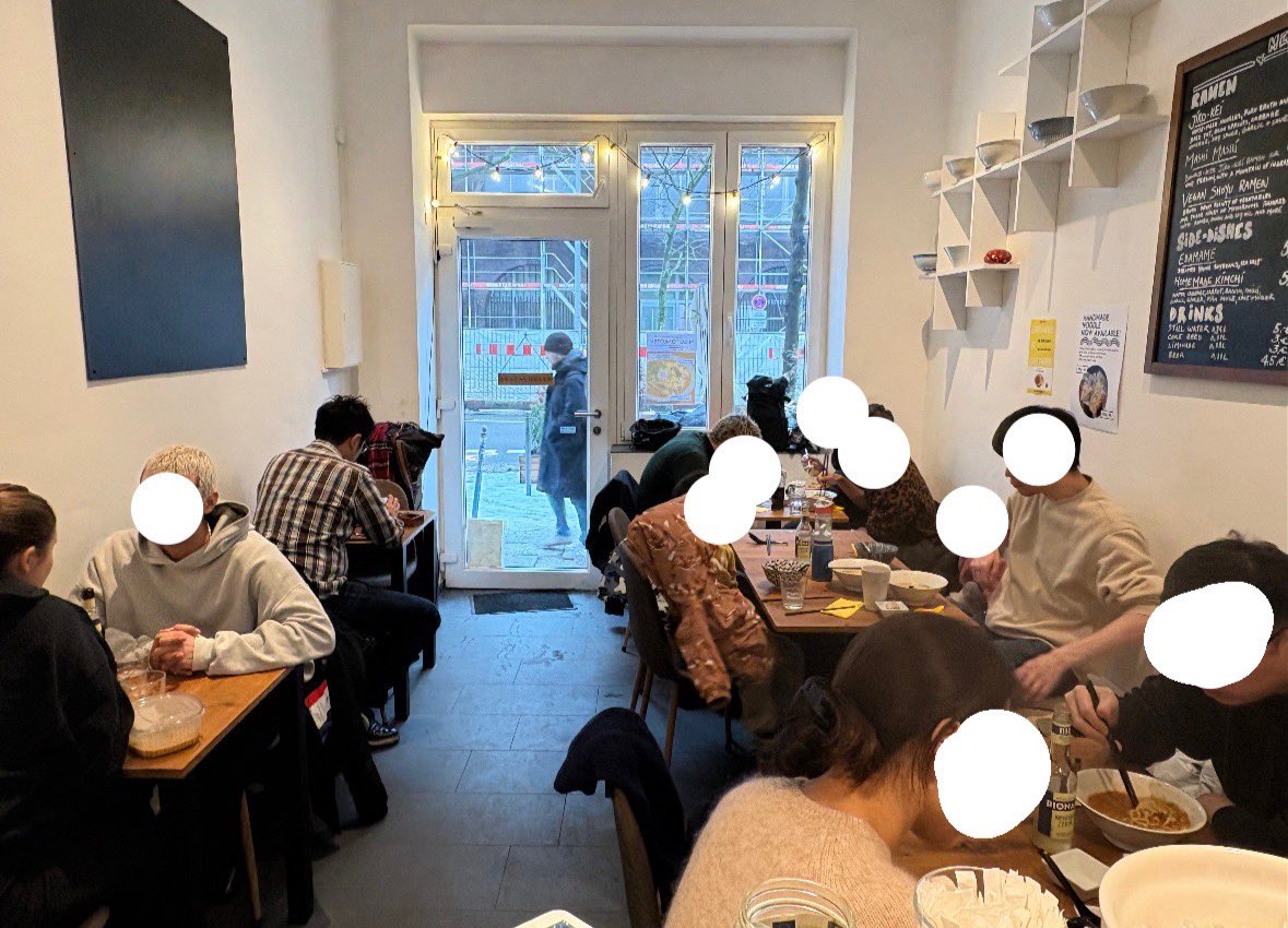 ramenbones2han's tweet photo. Hallo👋

ベルリン支店は1周年を迎えようとしています🎊
いつもありがとうございます！

#ramenbones3 #berlin #ramen 

🔻さいたま市店通販はこちらから🔻
https://t.co/DaHWqZsVip

#らーめんボンズ #埼玉 #らーめん https://t.co/nNtLRp442E