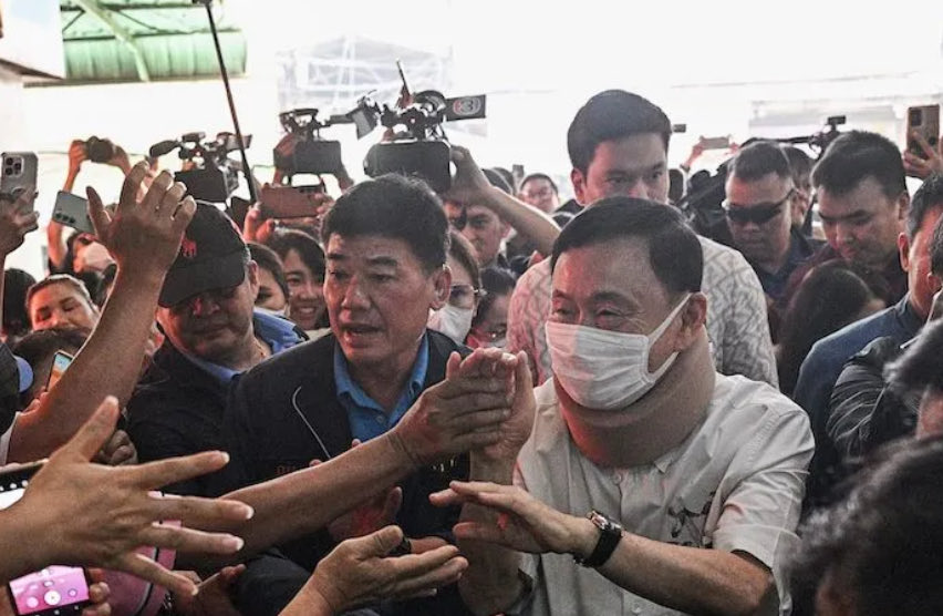 THAILAND: A 12-year-old boy stunned a Thailand courtroom after refusing to live with every family member who beat him.

The judge asked who he wanted custody from.

The boy calmly replied:
“Persib FC. They can’t beat anyone.”

After checking, the judge granted custody to the team