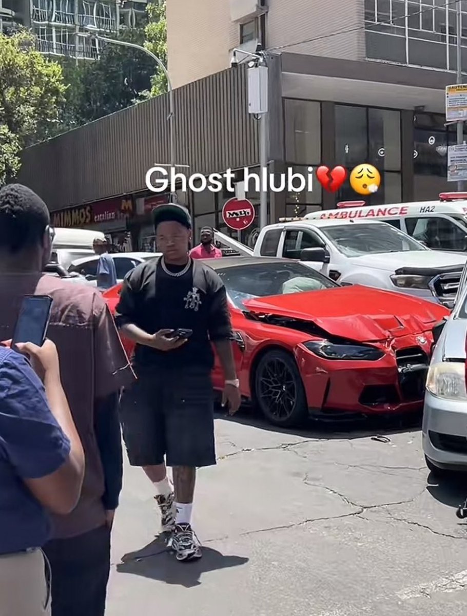 Khensi_20's tweet photo. ghost hlubi crush the one of the cars he rented 😭😭😭 https://t.co/YCOiqoDDv4